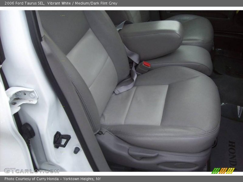 Vibrant White / Medium/Dark Flint Grey 2006 Ford Taurus SEL