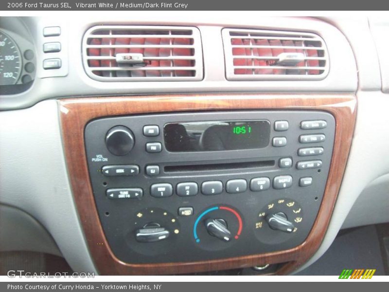 Vibrant White / Medium/Dark Flint Grey 2006 Ford Taurus SEL