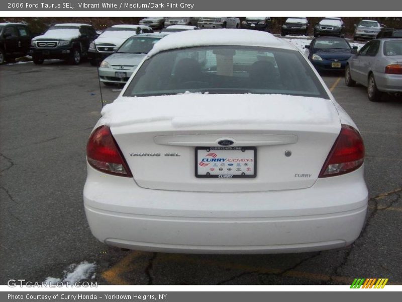 Vibrant White / Medium/Dark Flint Grey 2006 Ford Taurus SEL