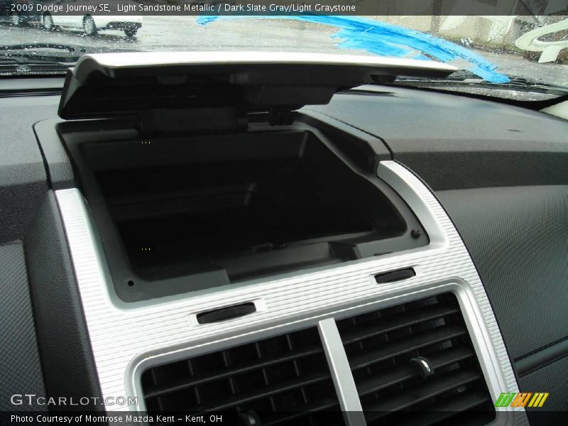 Light Sandstone Metallic / Dark Slate Gray/Light Graystone 2009 Dodge Journey SE