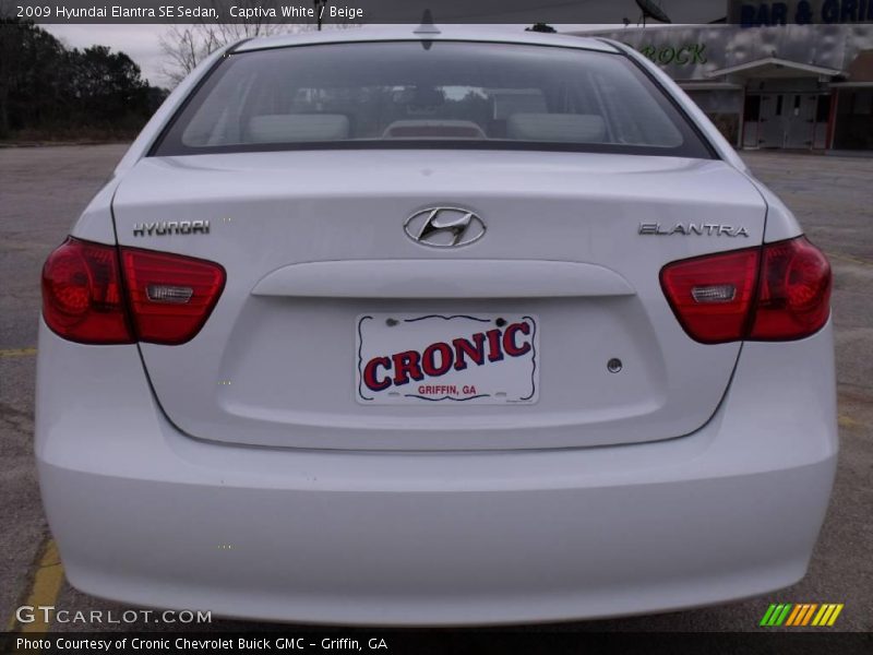 Captiva White / Beige 2009 Hyundai Elantra SE Sedan