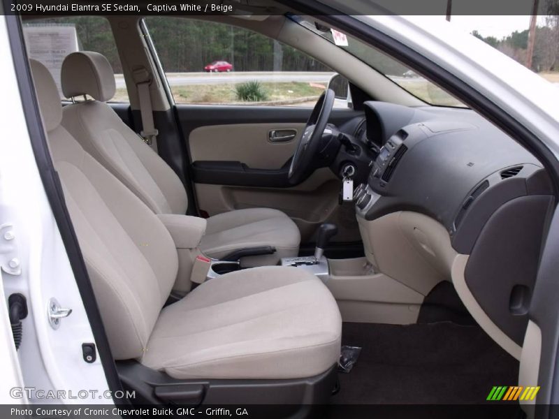 Captiva White / Beige 2009 Hyundai Elantra SE Sedan