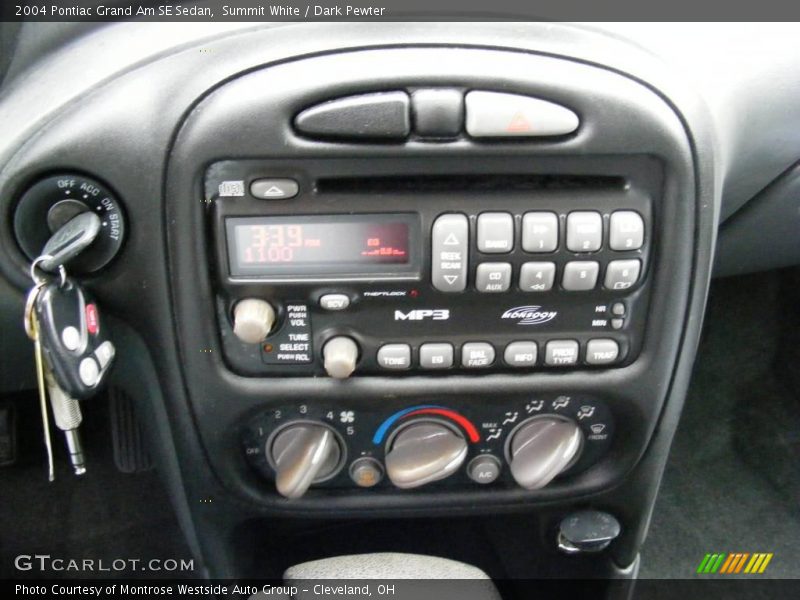 Summit White / Dark Pewter 2004 Pontiac Grand Am SE Sedan