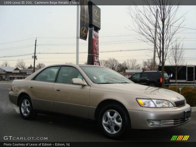 Front 3/4 View of 1999 ES 300