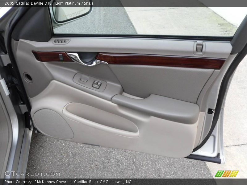 Light Platinum / Shale 2005 Cadillac DeVille DTS