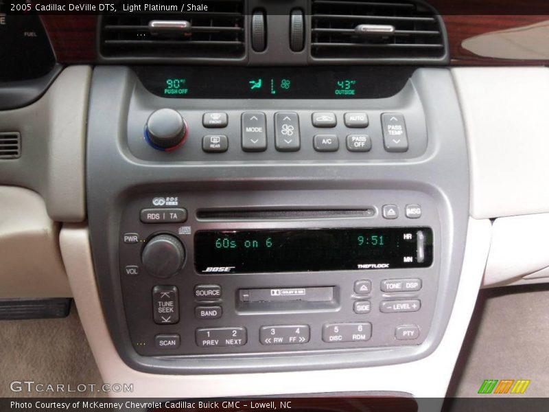Light Platinum / Shale 2005 Cadillac DeVille DTS