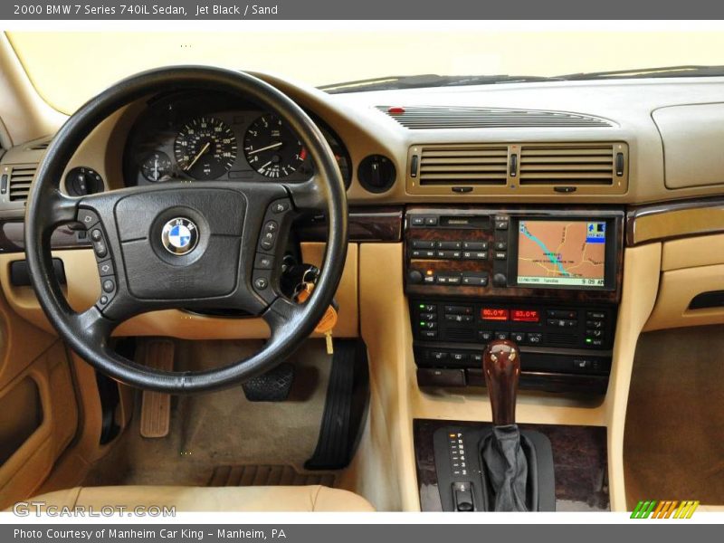 Jet Black / Sand 2000 BMW 7 Series 740iL Sedan