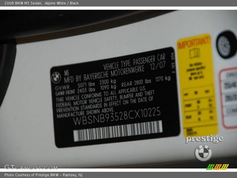Alpine White / Black 2008 BMW M5 Sedan