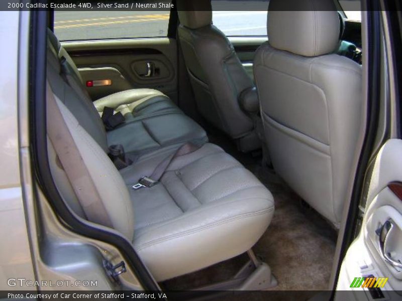 Silver Sand / Neutral Shale 2000 Cadillac Escalade 4WD
