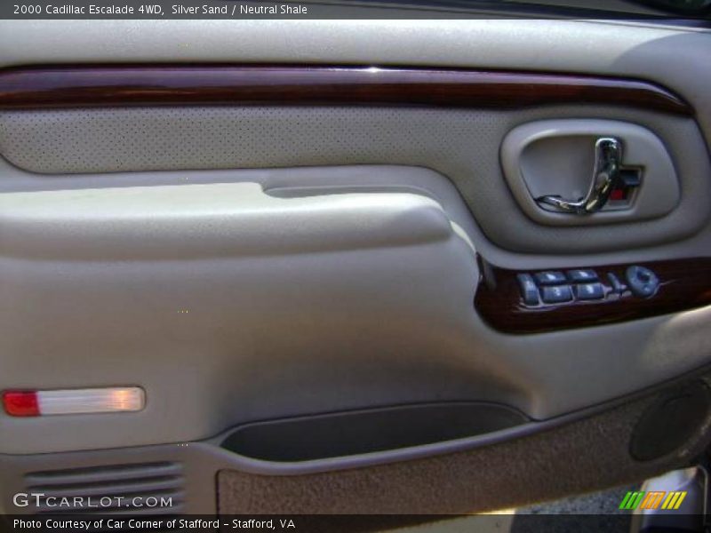 Silver Sand / Neutral Shale 2000 Cadillac Escalade 4WD