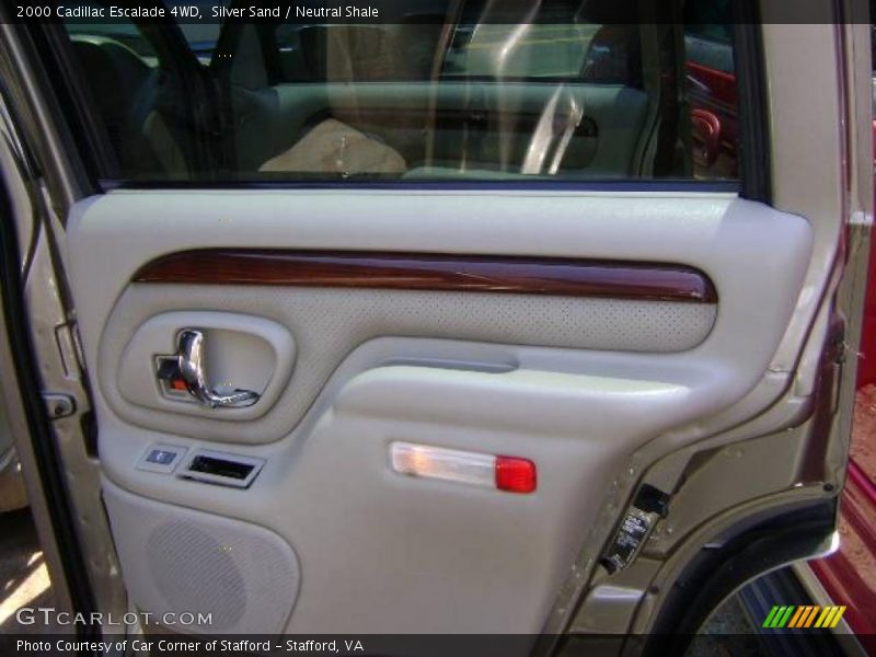 Silver Sand / Neutral Shale 2000 Cadillac Escalade 4WD