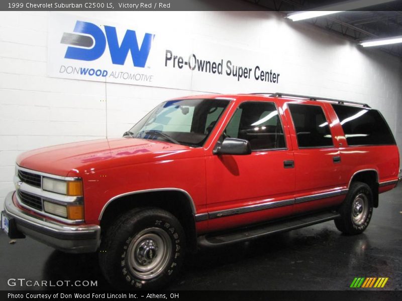 Victory Red / Red 1999 Chevrolet Suburban C2500 LS