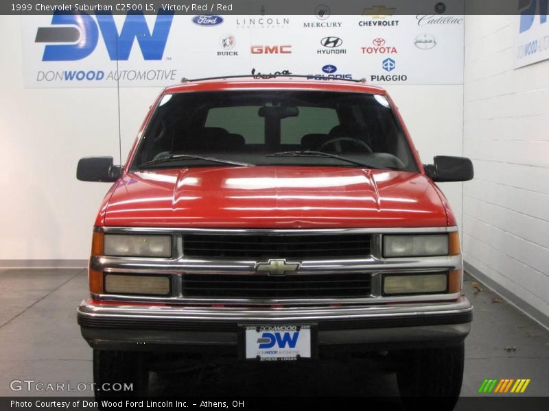 Victory Red / Red 1999 Chevrolet Suburban C2500 LS