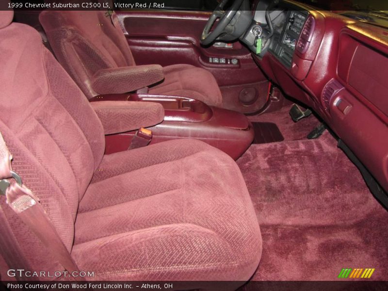 Victory Red / Red 1999 Chevrolet Suburban C2500 LS