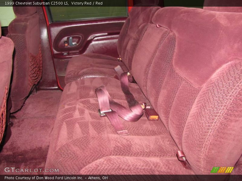 Victory Red / Red 1999 Chevrolet Suburban C2500 LS