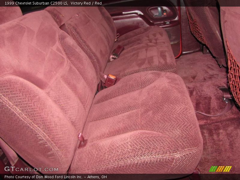 Victory Red / Red 1999 Chevrolet Suburban C2500 LS