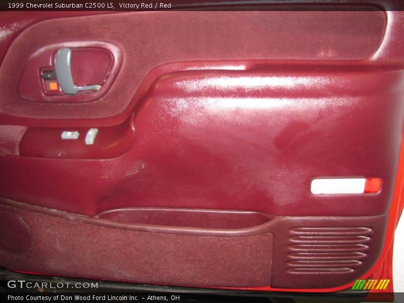 Victory Red / Red 1999 Chevrolet Suburban C2500 LS
