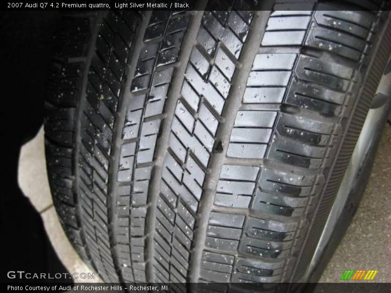 Light Silver Metallic / Black 2007 Audi Q7 4.2 Premium quattro