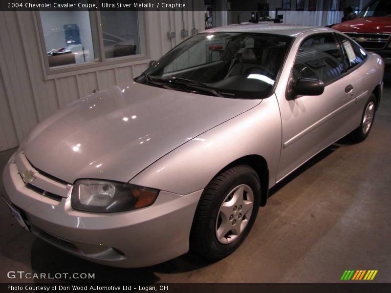 Ultra Silver Metallic / Graphite 2004 Chevrolet Cavalier Coupe