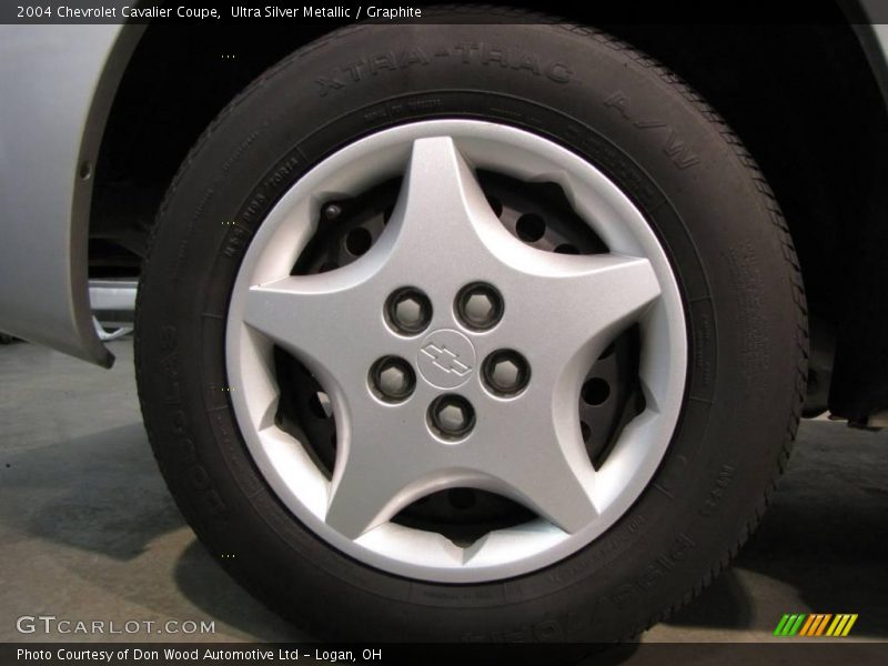 Ultra Silver Metallic / Graphite 2004 Chevrolet Cavalier Coupe