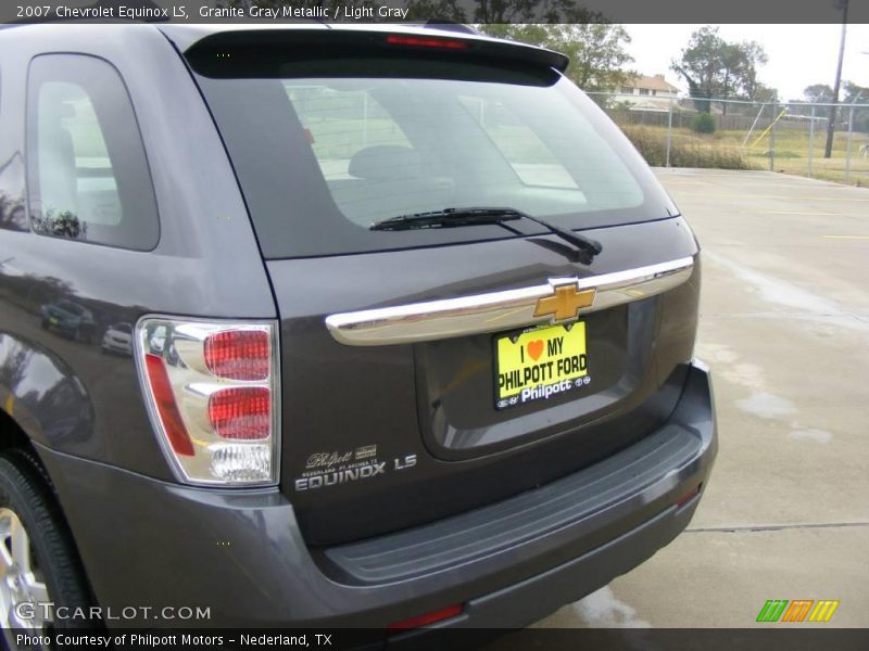 Granite Gray Metallic / Light Gray 2007 Chevrolet Equinox LS