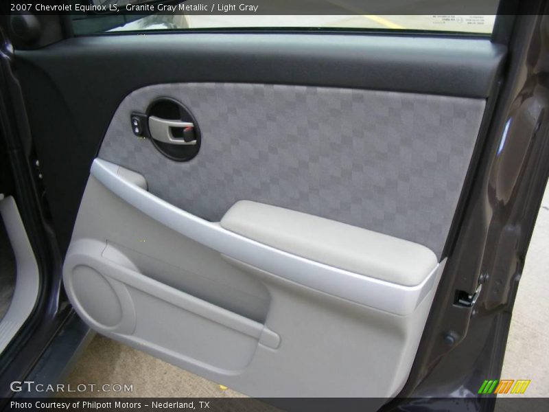 Granite Gray Metallic / Light Gray 2007 Chevrolet Equinox LS
