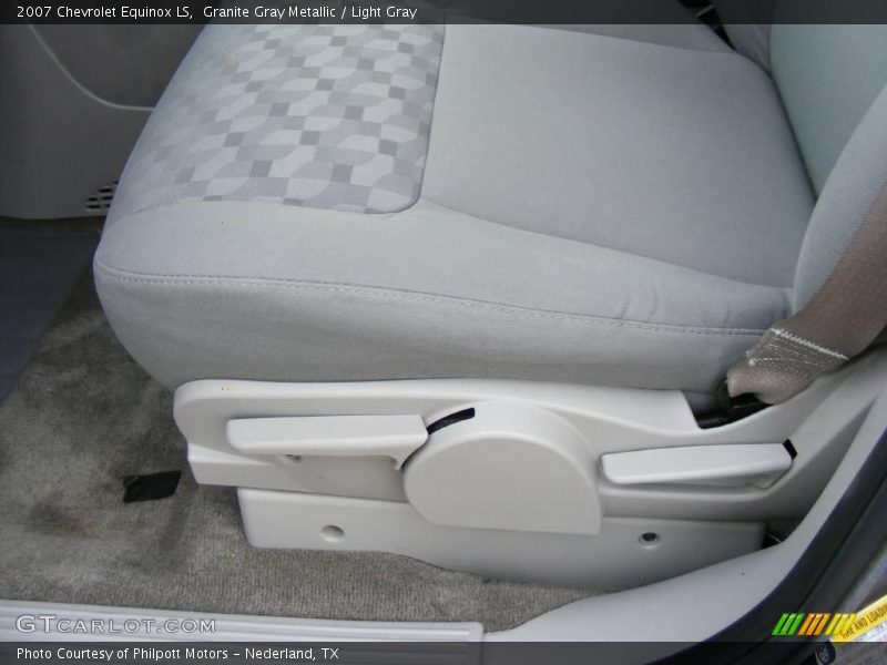Granite Gray Metallic / Light Gray 2007 Chevrolet Equinox LS