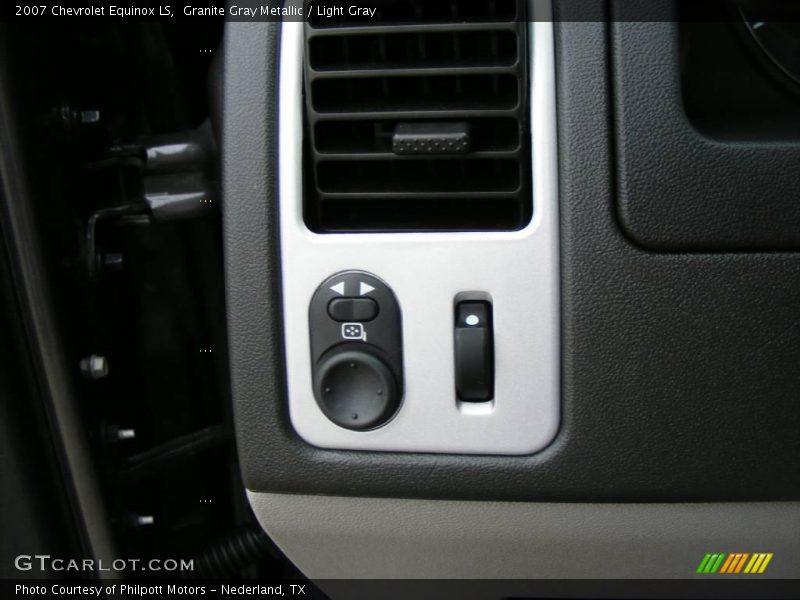 Granite Gray Metallic / Light Gray 2007 Chevrolet Equinox LS