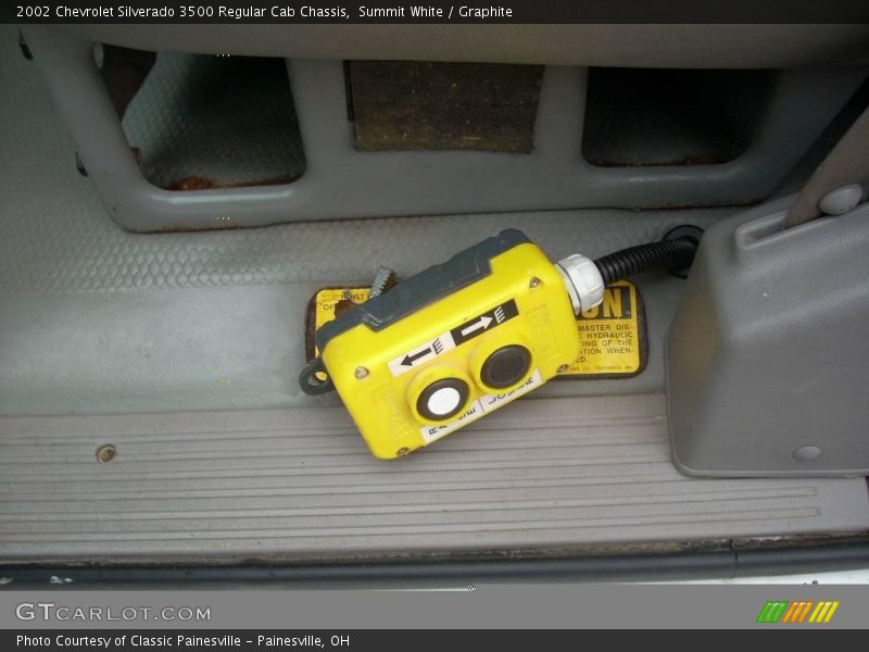 Summit White / Graphite 2002 Chevrolet Silverado 3500 Regular Cab Chassis
