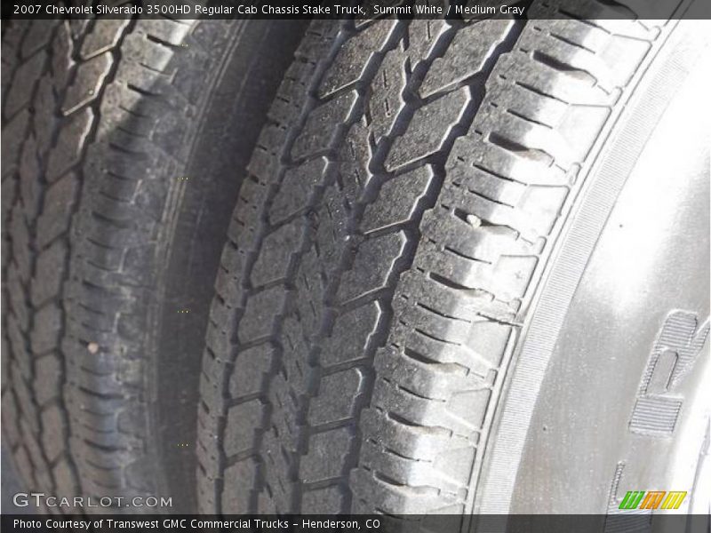 Summit White / Medium Gray 2007 Chevrolet Silverado 3500HD Regular Cab Chassis Stake Truck