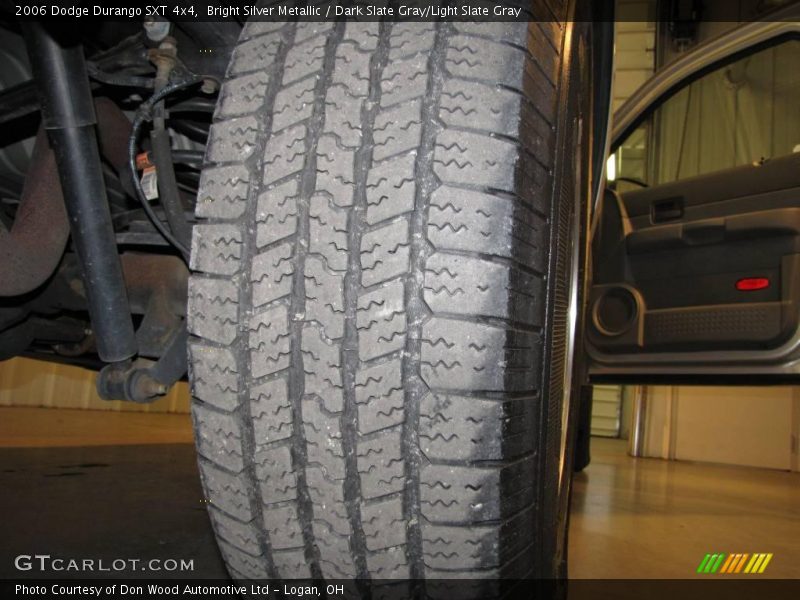 Bright Silver Metallic / Dark Slate Gray/Light Slate Gray 2006 Dodge Durango SXT 4x4