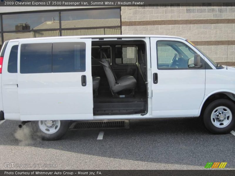 Summit White / Medium Pewter 2009 Chevrolet Express LT 3500 Passenger Van