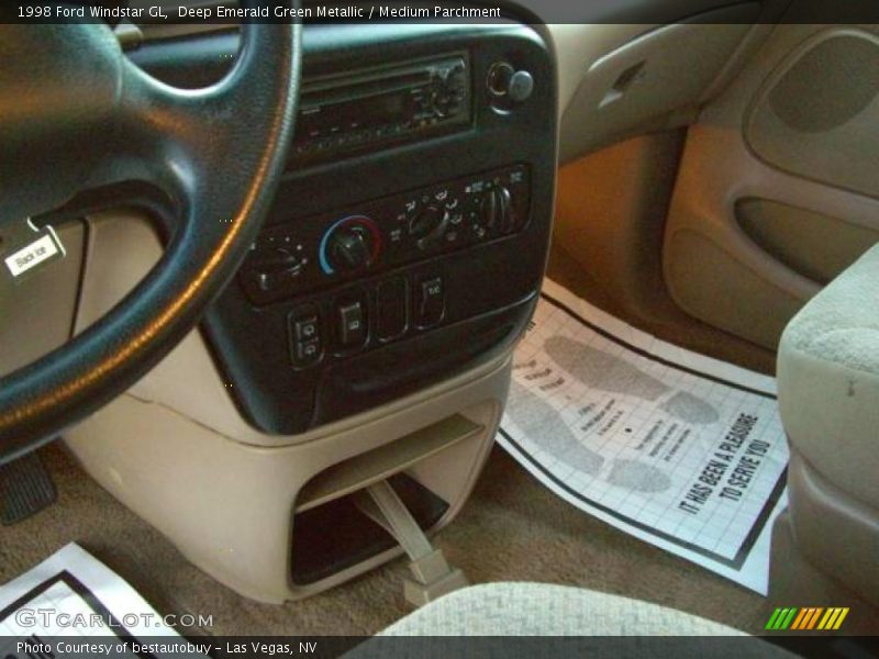 Deep Emerald Green Metallic / Medium Parchment 1998 Ford Windstar GL