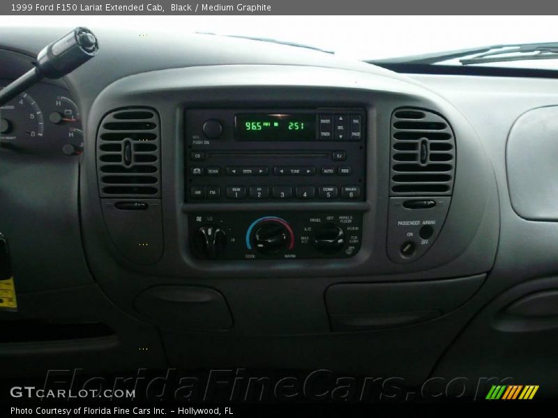 Black / Medium Graphite 1999 Ford F150 Lariat Extended Cab