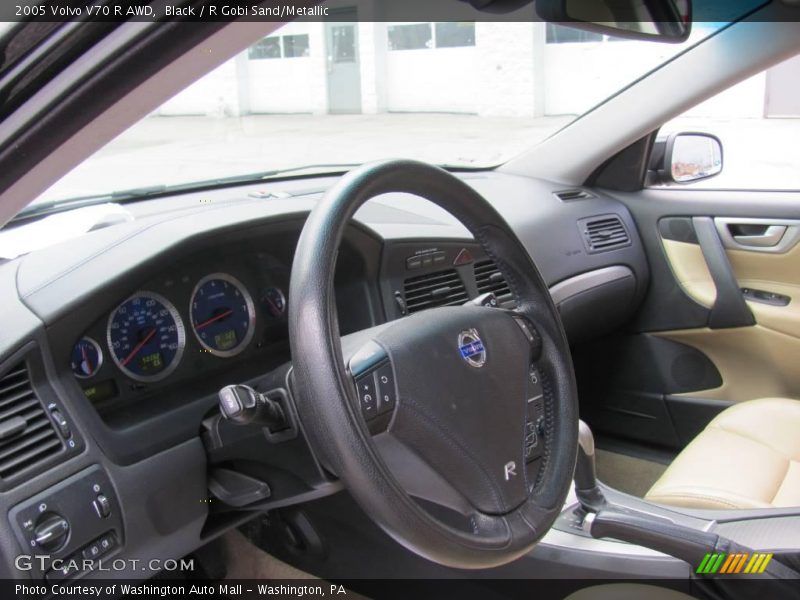 Black / R Gobi Sand/Metallic 2005 Volvo V70 R AWD