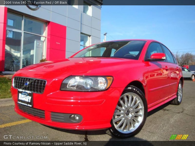 Passion Red / Off Black 2006 Volvo S40 T5