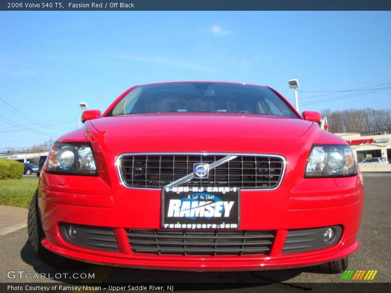 Passion Red / Off Black 2006 Volvo S40 T5