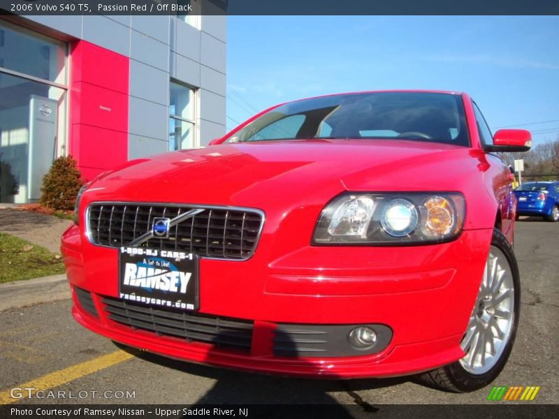 Passion Red / Off Black 2006 Volvo S40 T5