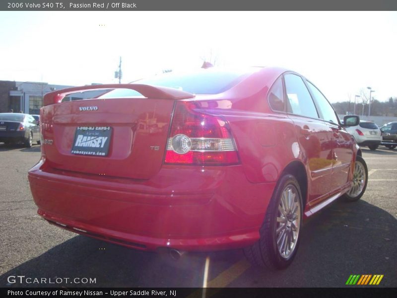 Passion Red / Off Black 2006 Volvo S40 T5