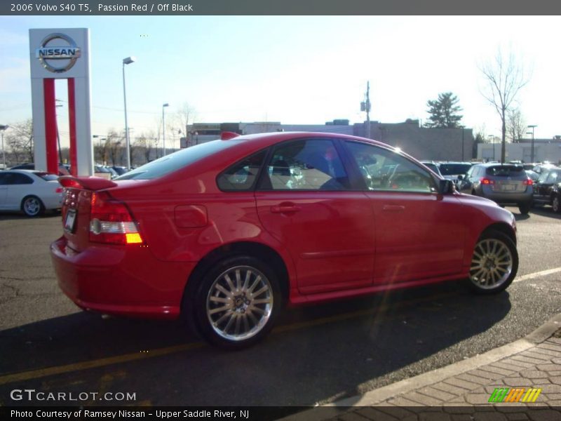 Passion Red / Off Black 2006 Volvo S40 T5