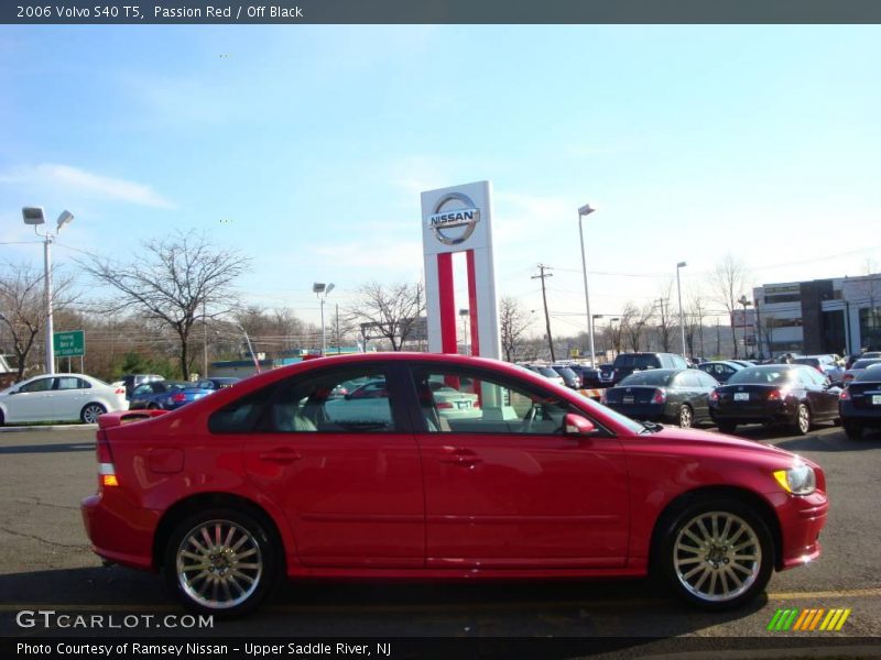 Passion Red / Off Black 2006 Volvo S40 T5