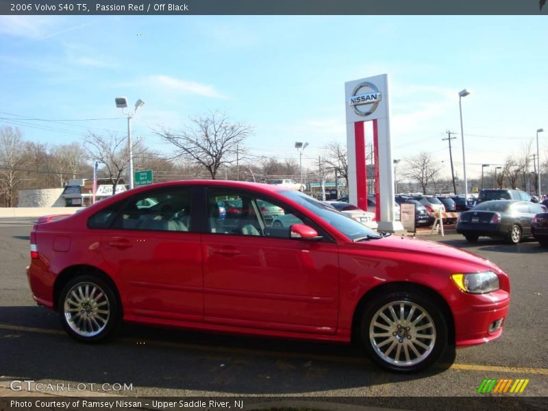 Passion Red / Off Black 2006 Volvo S40 T5