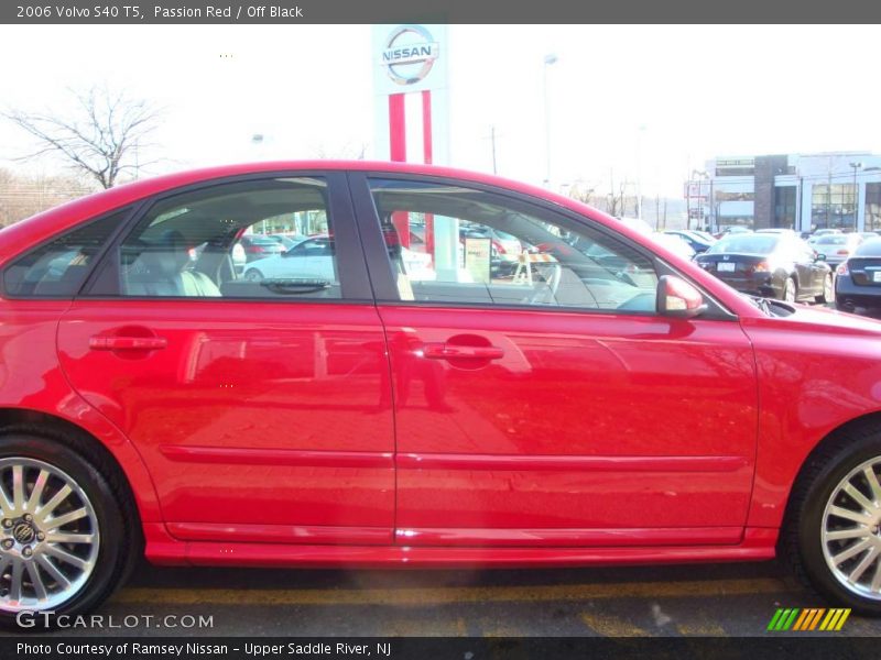 Passion Red / Off Black 2006 Volvo S40 T5