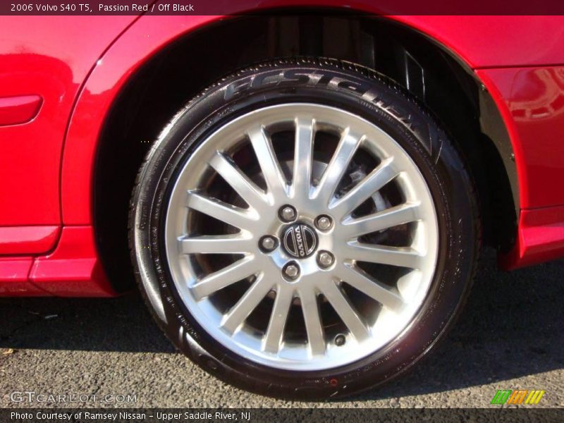Passion Red / Off Black 2006 Volvo S40 T5