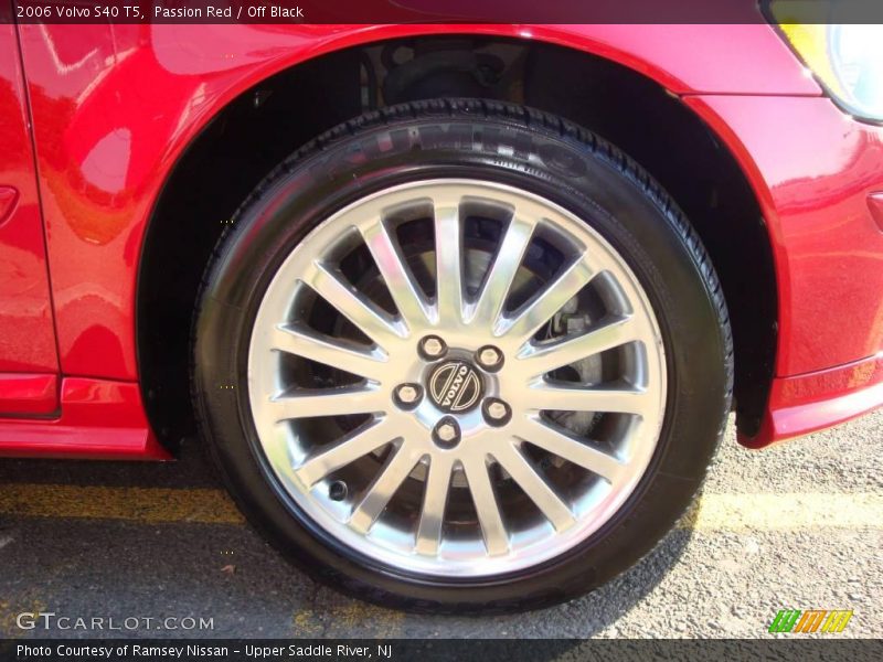 Passion Red / Off Black 2006 Volvo S40 T5