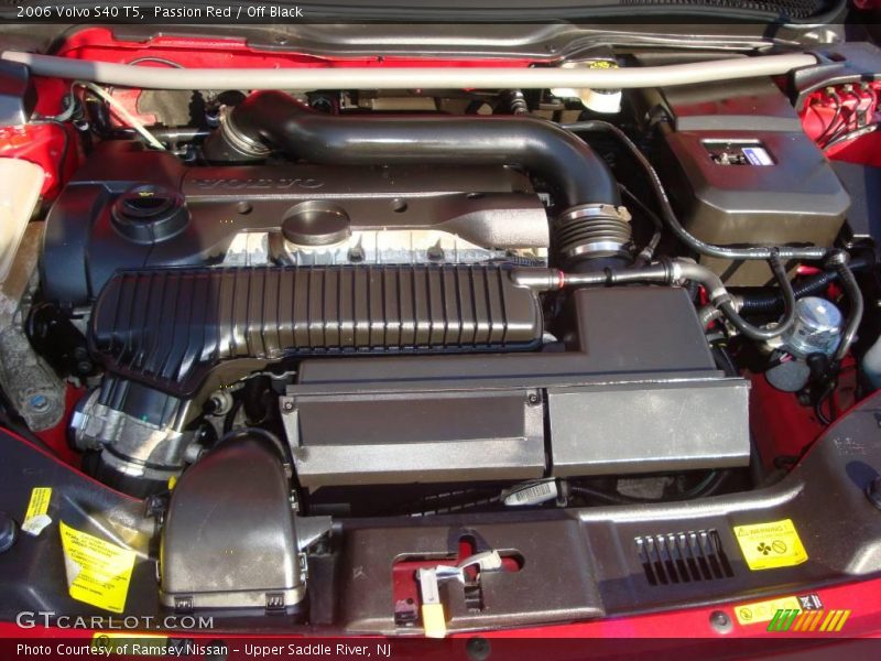 Passion Red / Off Black 2006 Volvo S40 T5