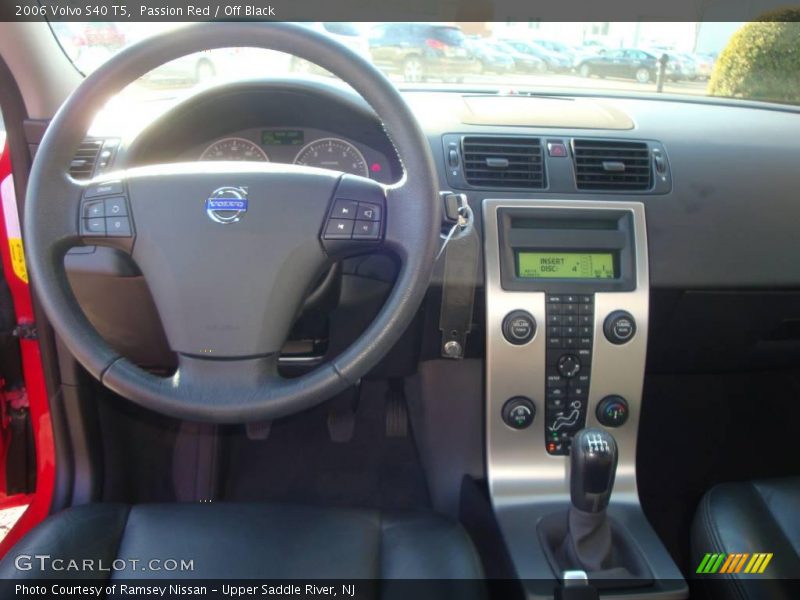 Passion Red / Off Black 2006 Volvo S40 T5