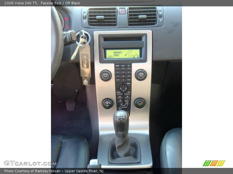 Passion Red / Off Black 2006 Volvo S40 T5