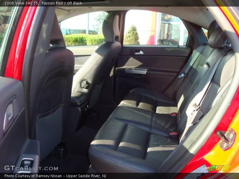 Passion Red / Off Black 2006 Volvo S40 T5