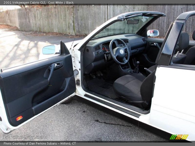 Cool White / Black 2001 Volkswagen Cabrio GLS